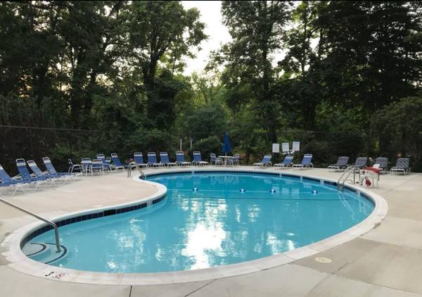 $2,600 / 2br - 968ft2 - 10 min walk to Courthouse Metro, 2bd 1.5ba with Balcony Utils Included (Arlington Courthouse)63958908869251124