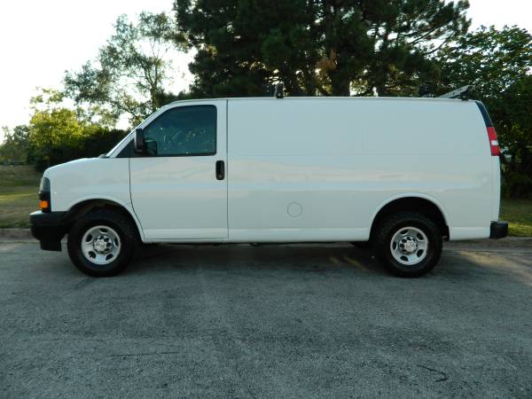 2020 Chevrolet Express 2500 - Photo 4