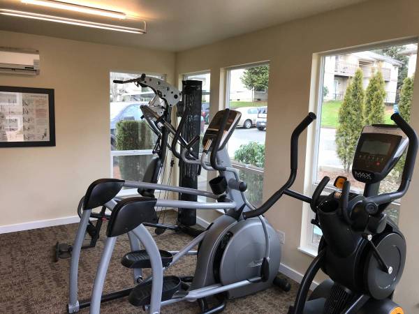 $1,679 / 2br - 800ft2 - Comfort and Community | First Month Rent FREE! | Parking & W/S/G FREE! (Clackamas Town Center)63820763285377123
