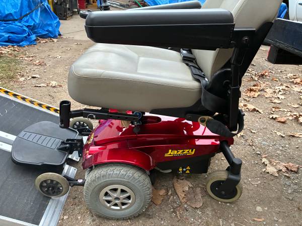 Excellent condition electric wheelchair 1