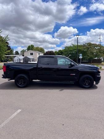 2017 Chevrolet Silverado 1500 4x4 - Photo 4