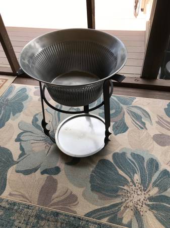 Beverage Cooler Tub w Metal Stand 1