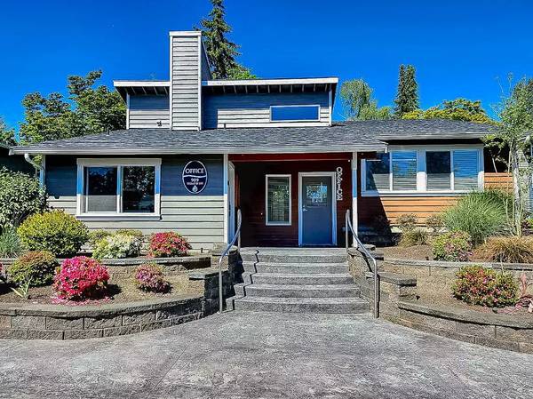 $1,318 / 375ft2 - New home just right for you!  Amazing location in Everett! (Everett - Paine Field)63852484177665123