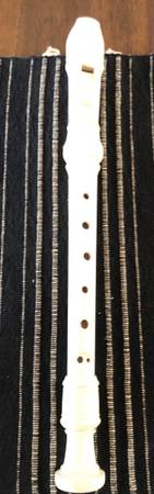 Yamaha YRS-24B Soprano Recorder with Baroque 1