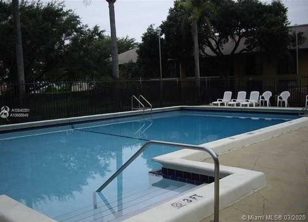 $1,450 / 1br - $1450 AWESOME 1B/1B IN HAMPTON COURT (HOLLYWOOD)64001846071171120