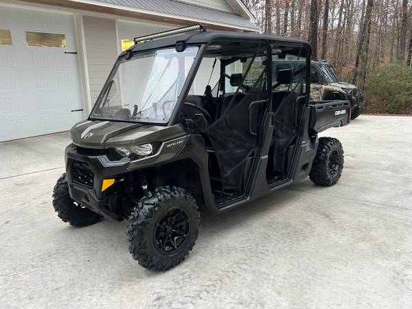 Can Am Defender HD8 DPS Crew, Audio Roof, Light Bar (Front & Rear) 1