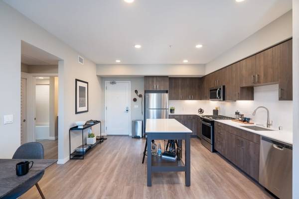 $4,211 / 1br - 791ft2 - 1 BD, Burlingame CA, Walk-In Closets (burlingame)63658079616131122