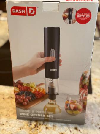 Dash Wine Opener Set - New 1