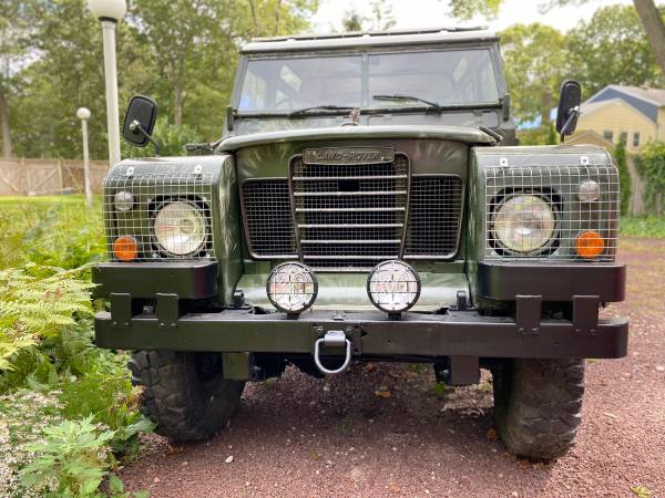 1975 Land Rover Defender Series 3 RHD 1