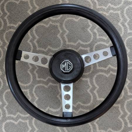 MG steering wheel (small, custom) 1