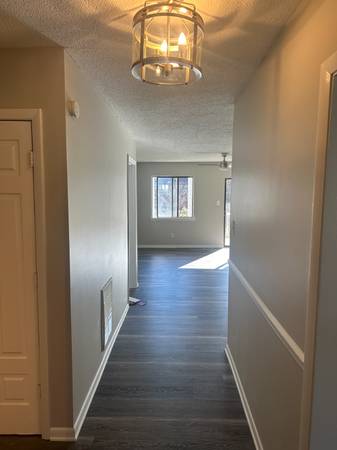 $1775.00 / 3br - 1900ft2 - Ático completamente renovado - A minutos del centro de Raleigh63685997787393122