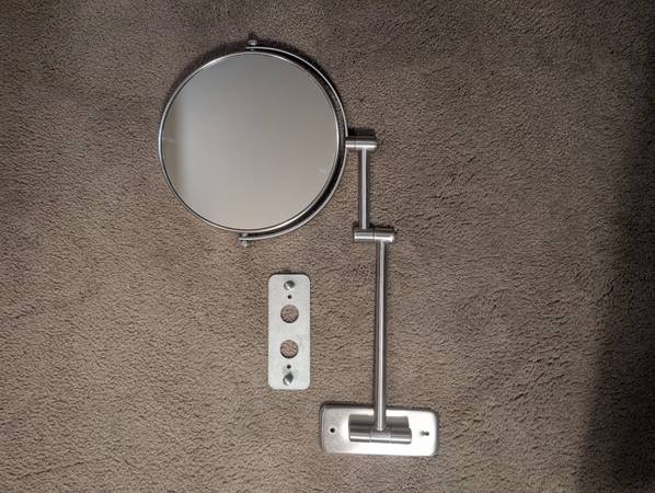 Bathroom magnifying mirror, wall-mounted 1