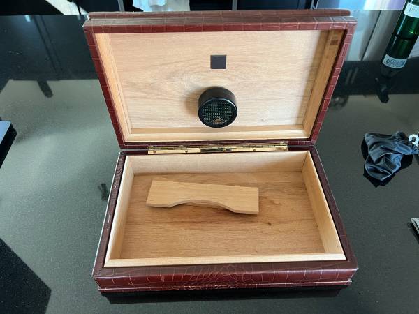 Cigar box 1
