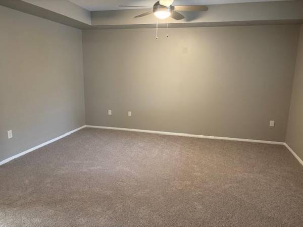 $4,096 / 2br - 1257ft2 - 24 Hour Fitness Center with Free Weights, Expansive 9ft. Ceilings (University City)63865814333697124