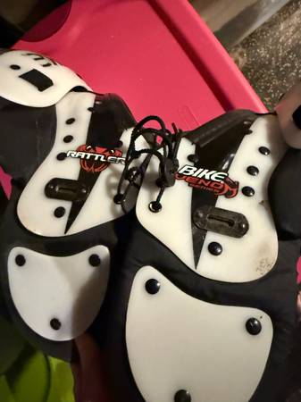 Shoulder pads 1