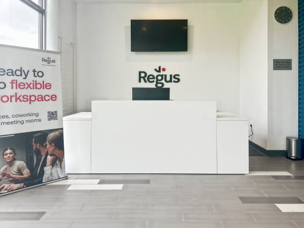 $179 Co-Working with Perks - Fast Wi-Fi, Coffee, Meeting Rooms $179 (St Cloud)63988649322370122