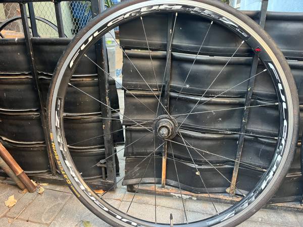 Road rear wheel 1