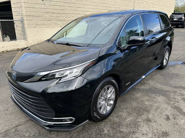 2021 Toyota Sienna XLE AWD Híbrido --1 dueño, título limpio, cuero-- - $35,950 (kirkland)63613934833793120