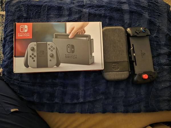 Nintendo switch (Not OLED) 1