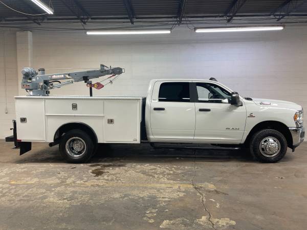 2024 RAM 3500 SLT DRW CREW CAB 4X4 6.7L CUMMINS DIESEL 3500LB CRANE - $87,950 (**ONLY 22,859 MILES**BALANCE OF FACTORY WARRANTY**)636196912268811216
