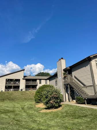 $1,699 / 3br - 1280ft2 - 3 Bedroom 2 Bath - $1699 - 1280ft2 (Asheville)64029211303555120