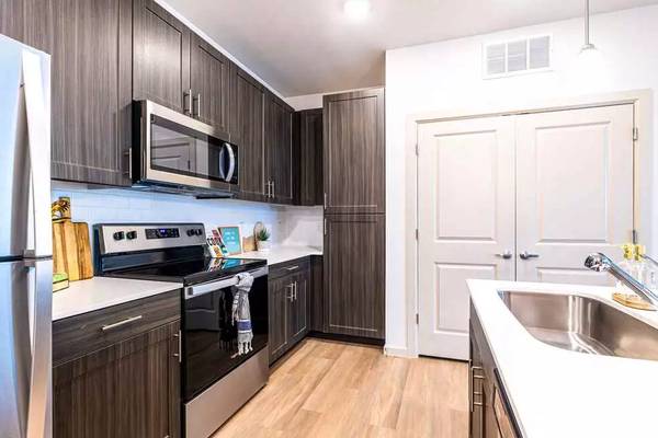 $1.110 / 1 dormitorio - 774 pies² - ¡Vive en el corazón de todo! El barrio principal de Pflugerville te espera. (Pflugerville)63310789168259124