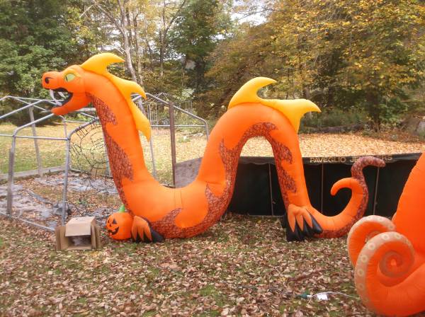Huge 16 Foot Dragon with Fog Hose..  NIB 1