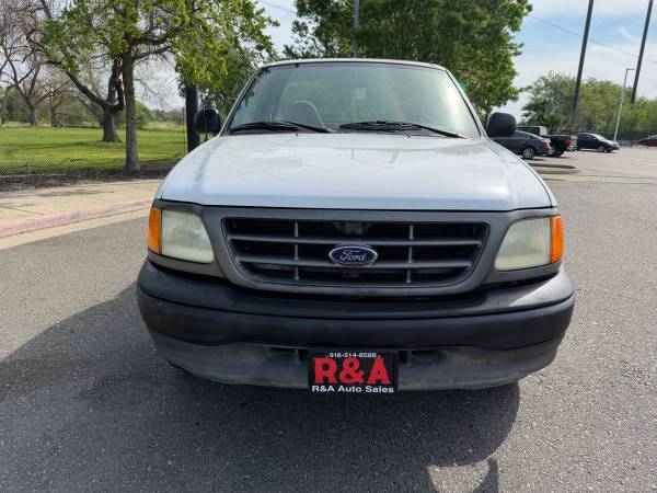 2004 Ford F-150 heritage Xl - Photo 2