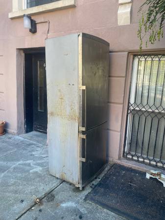 Non Working Refrigerator for Scrap 1