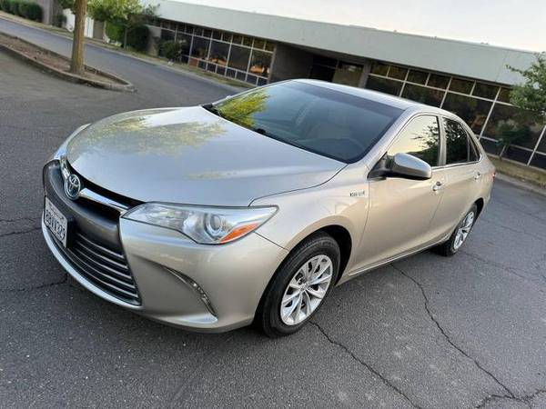 2017 Toyota Camry Híbrido - $13,90063619366939139120