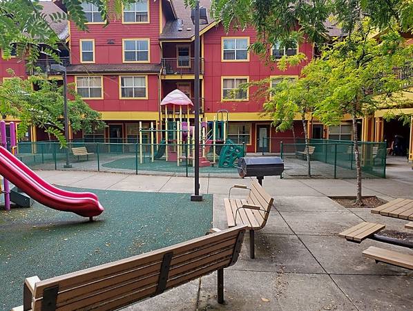 $1,396 / 2br - Patio/Balcony, Cable Ready, On-Site Management (4620 SE 122nd Ave, Portland, OR)64039222496130122