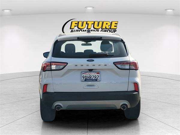 Ford Escape 2022 - $13,200 (916-884-9778)63619609547009123