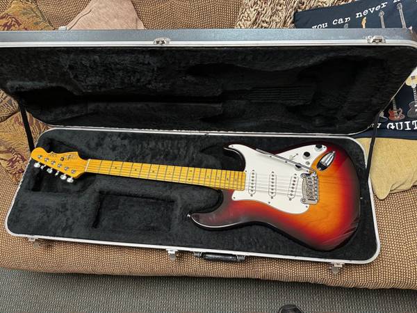 G & L S-500 USA Strat with hard case 1