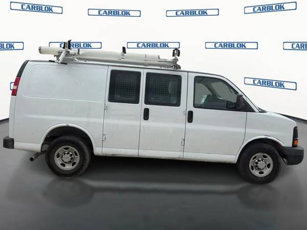 2013 Chevrolet Express 2500 - Photo 4