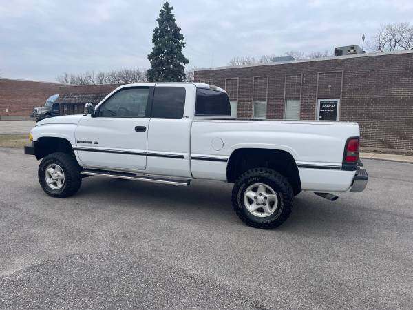 1997 Dodge Ram 1500 4X4 ("Southern" Truck/1 Owner/EX Condition) - $16,500 (NW Suburbs)63618900378371121