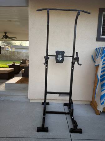 Power Tower Pull Up Bar Station 1