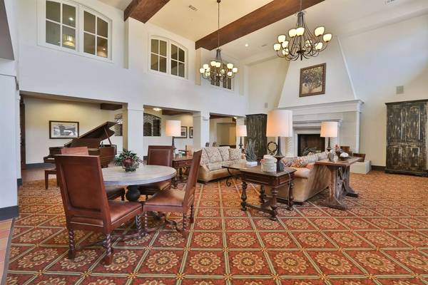 $1,799 / 2br - 1094ft2 - Discover, Delight, Dwell: Your New Home Awaits! (Burleson)63796376050563123