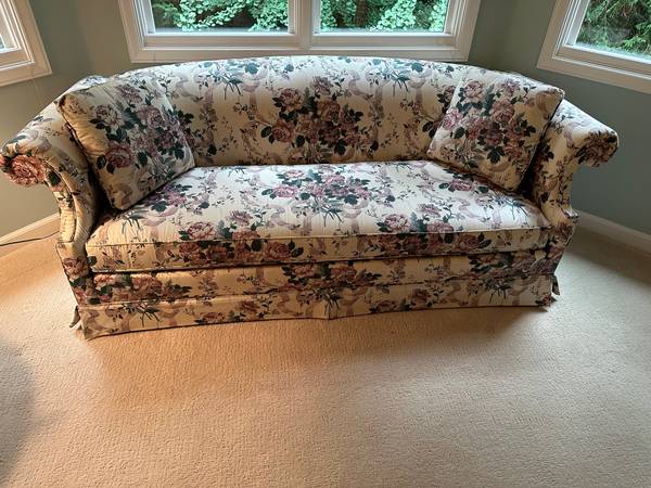 Sofa-Drexel Heritage, Like new - $100 (Shoreline)63471372323841120