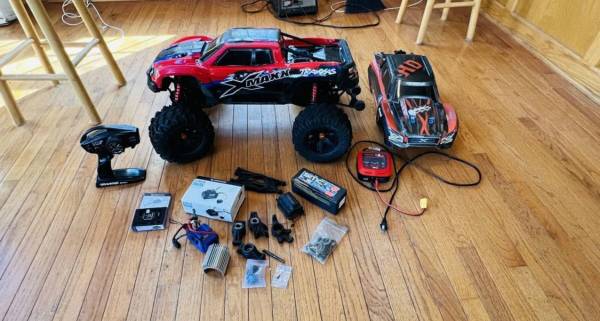 Traxxas Xmaxx 8S with Upgrades 1