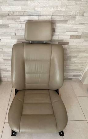 Original BMW E24. 635CSI leather seats front &back 1