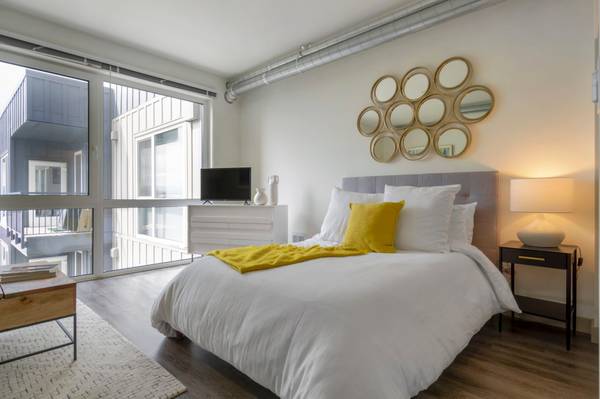 $1,945 / 1br - 643ft2 - 🌟 Rent Special! W/D in Unit + 1 Month FREE – Tour Today! (Redmond)64031308130945121
