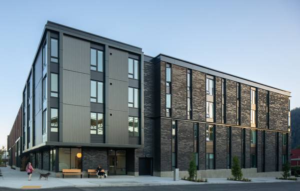 $1,731 / 3 habitaciones - 1050 pies² - 3 dormitorios, estacionamiento para bicicletas, ascensor (6520 N Salem Ave, Portland, OR)63820909182465120