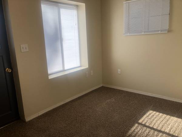 $1,800 / 4br - 1100ft2 - 1068 NE B St (Pullman)63980822027779122