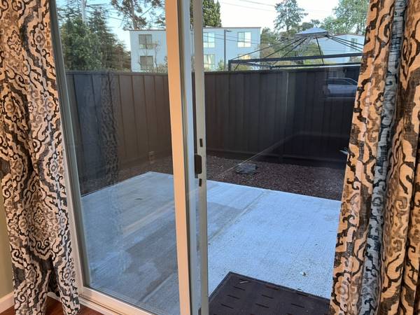 $2,600 / 1br - 1-Dormitorio en edificio tranquilo de 4 unidades con amplio patio (san mateo)63695766786945124