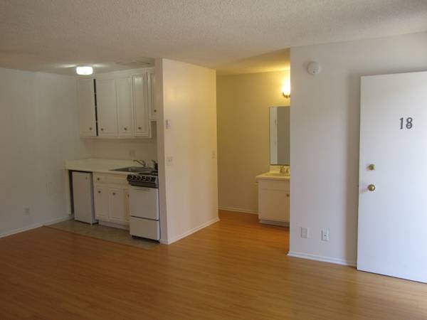 Studio Available for rent! 1