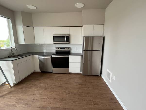 $1,825 / 2br - 768ft2 - 2 Bed, 1 Bath, Minutes away from Downtown Bellingham! (Bellingham)63935321952003123