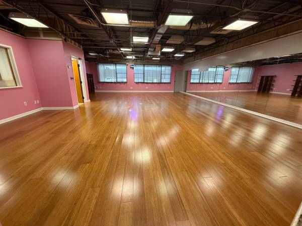 $750 / 600ft2 - Studio Office Retail Space for Lease (Pinellas Park)63976136261378124