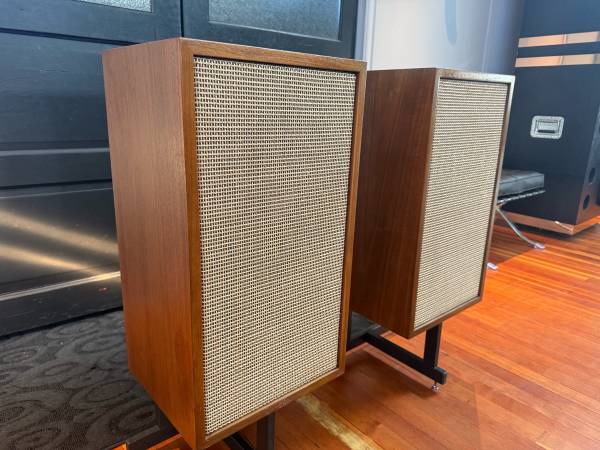 Vintage Soundcraftsmen Speakers - $300 (Albany)62926963440001122