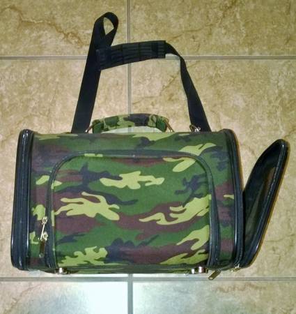 Camouflage Pet Carrier w/ pocket, shoulder strap, collar clip, 3 vents 1