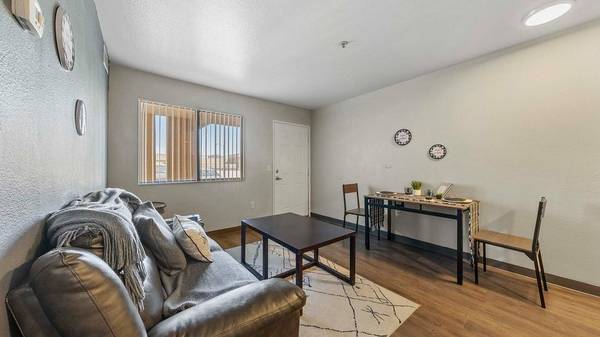 $999 / 1br - 630ft2 - 1/BD 1/BA, Cable Ready, in Las Vegas NV (3890 Graphic Center Dr, Las Vegas, NV)63859499877633120